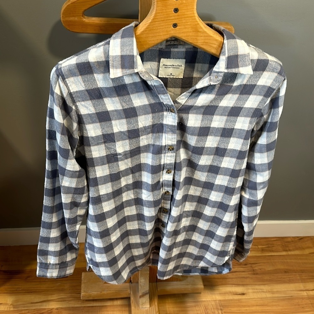 Abercrombie and Fitch, soft a&f collection plaid size medium boyfriend button up